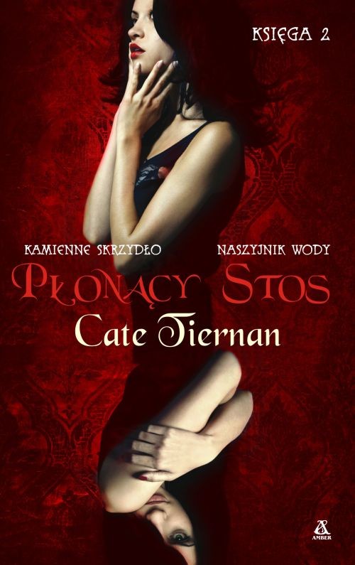 Płonący stos. Księga 2: Kamienne skrzydło, Naszyjnik wody