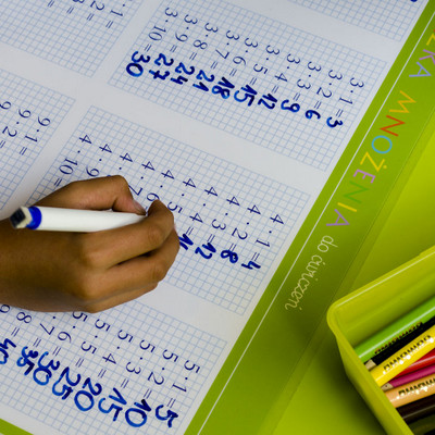 Podkładka na biurko dwustronna + pisak tabliczka mnożenia