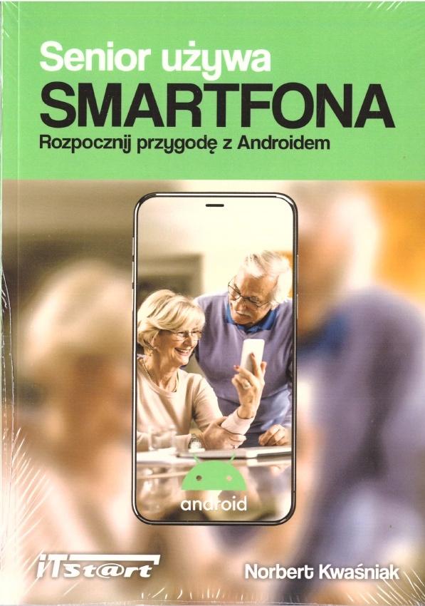 Senior używa Smartfona
