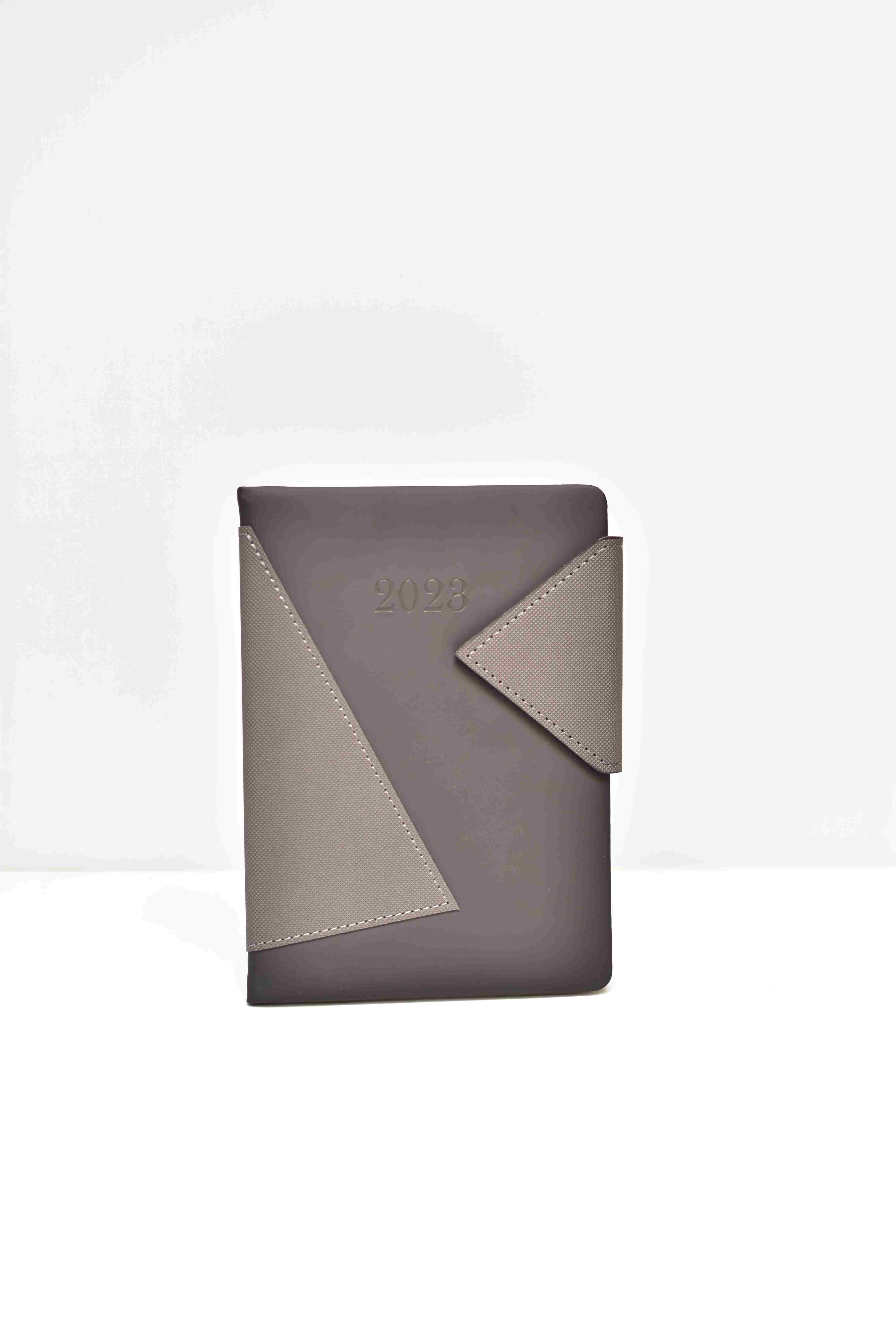 Terminarz 2023 B6 tygodniowy trójkąty mix